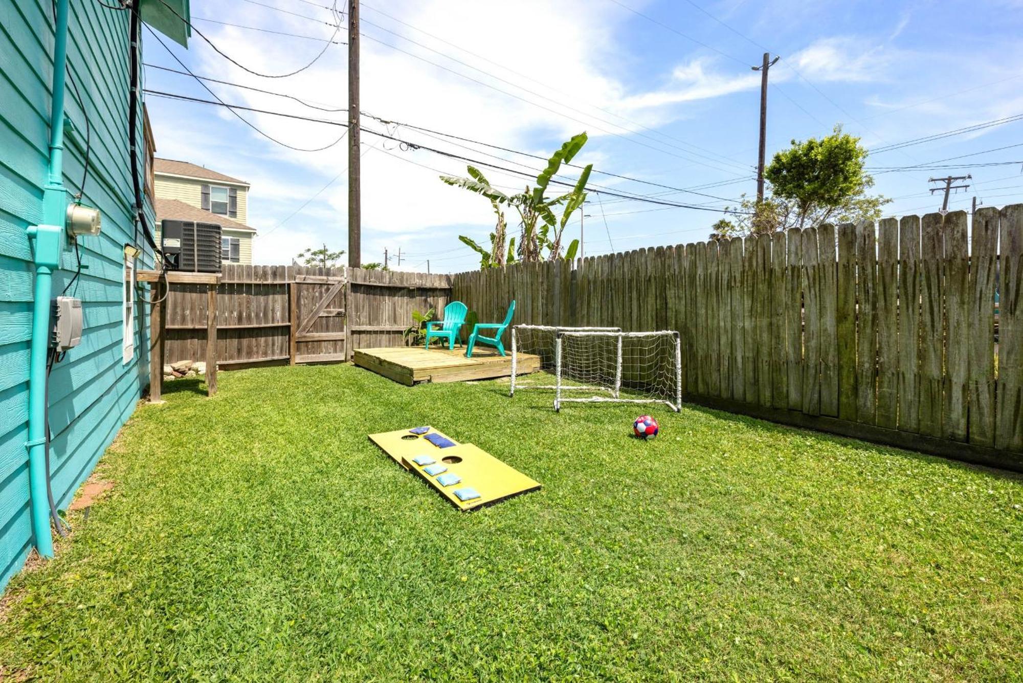 Nr Beach Pier Oasis Game Tables Yard Bbq Galveston Exterior photo